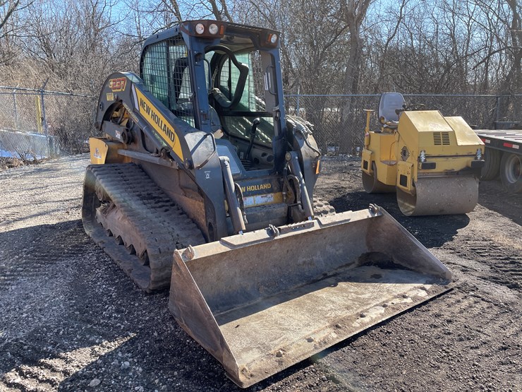 2019-new-holland-c237-image-3