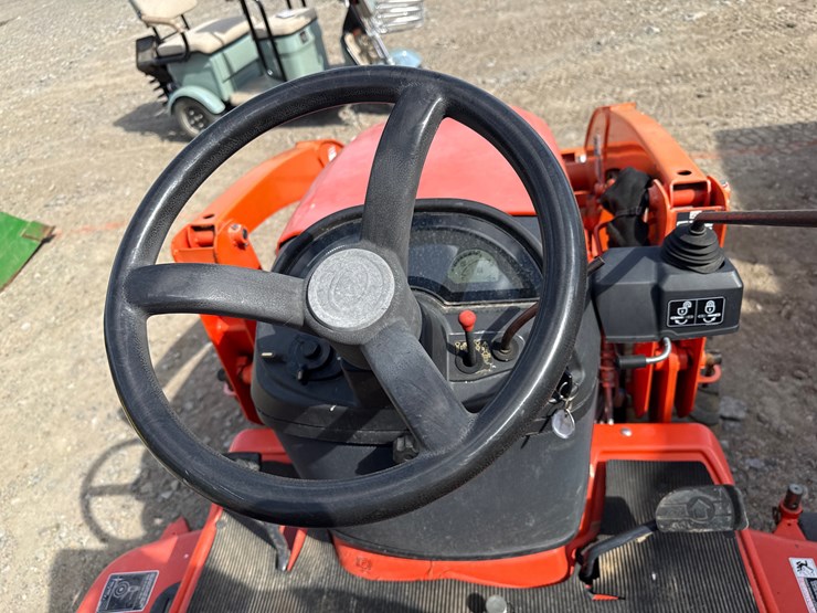 2013-kubota-bx2670-image-19