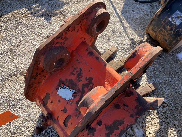 #6083-•-kubota-4-tooth-bucket-image-4