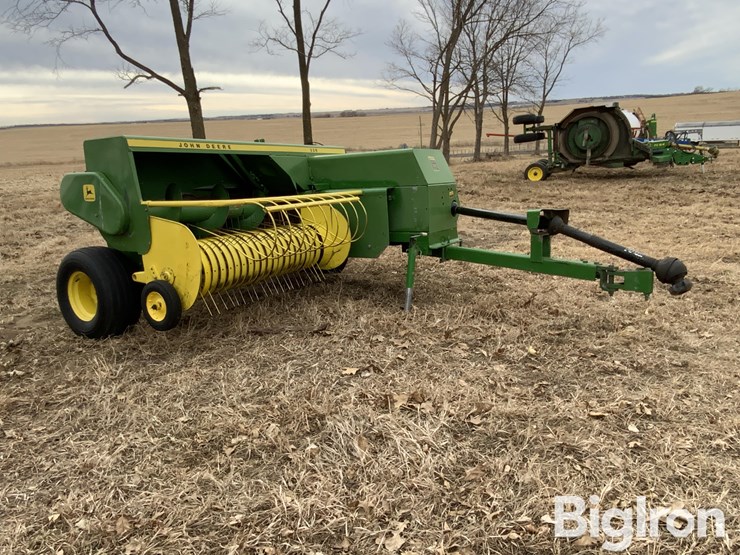 john-deere-336-image-3