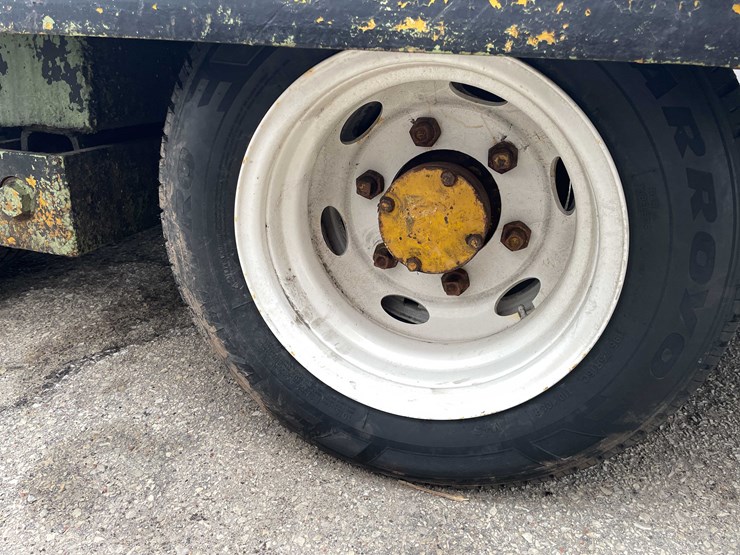 #1434-•-1977-miller-tilt-bed-trailer-(has-wi-title)-(of)-image-13