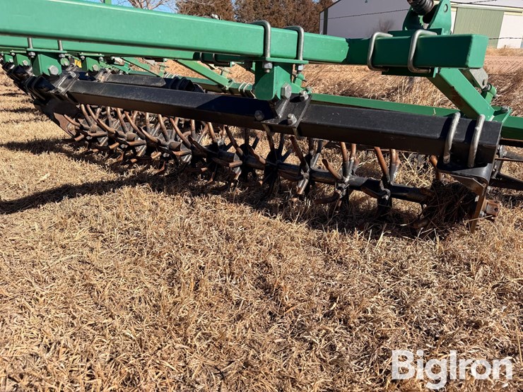 great-plains-2400tt-image-18