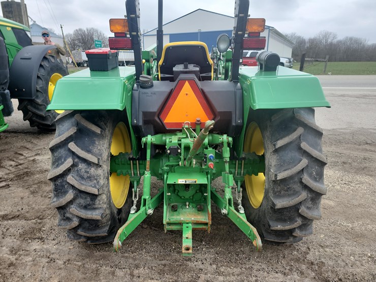 2011-john-deere-5045e-image-8