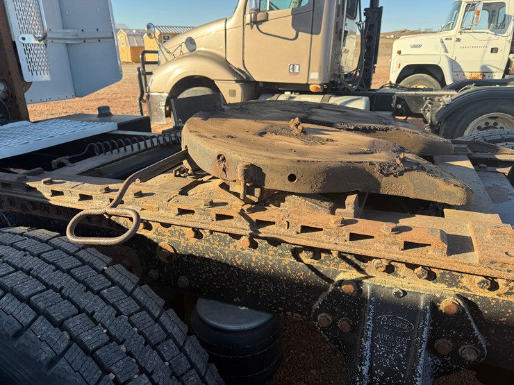 1993-peterbilt-377-image-61