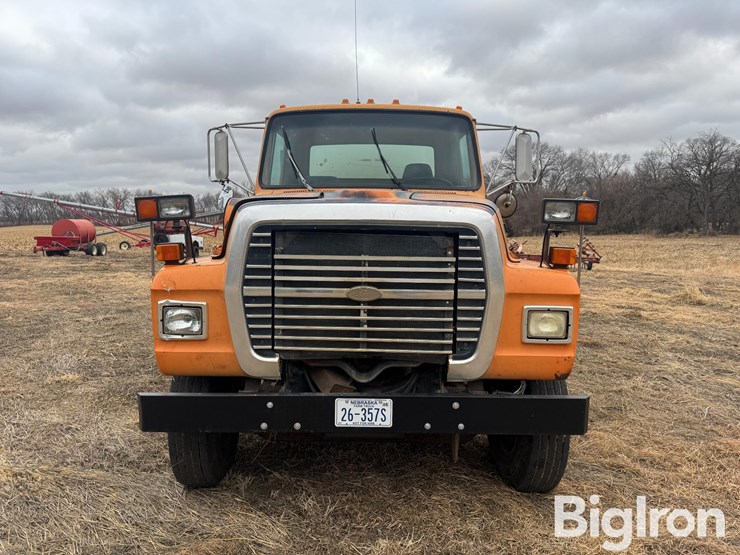 1990-ford-lt8000-image-2