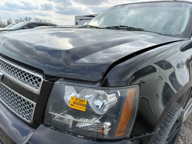 2014-chevrolet-tahoe-image-12