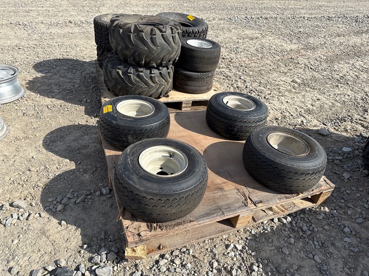 #39810-•-lot-of-(4)-golf-cart-tires-image-3