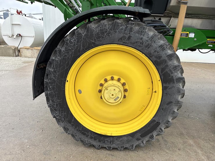 2015-john-deere-r4038-image-65
