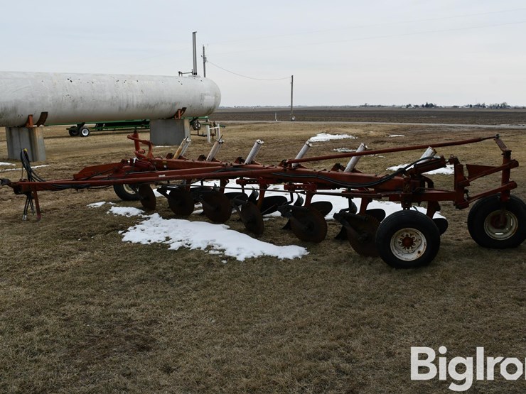 international-720-image-7