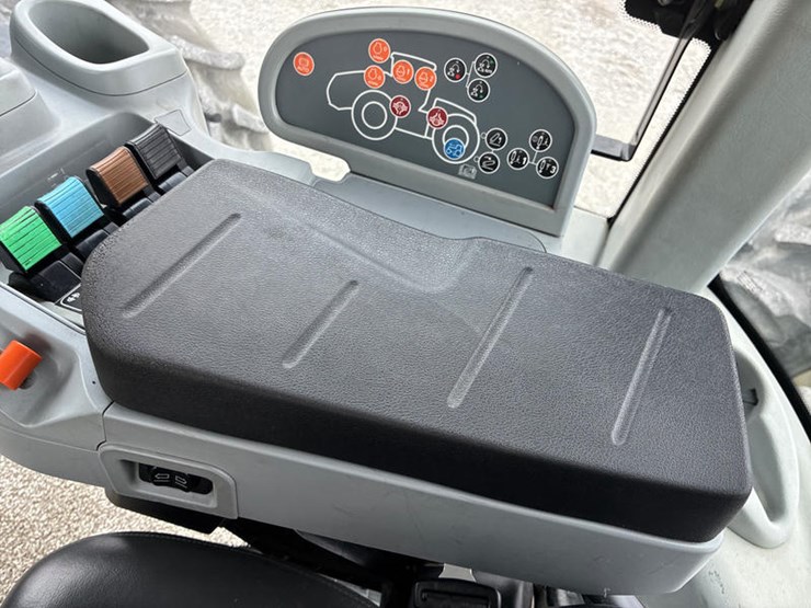 2013-new-holland-t9.505-image-77