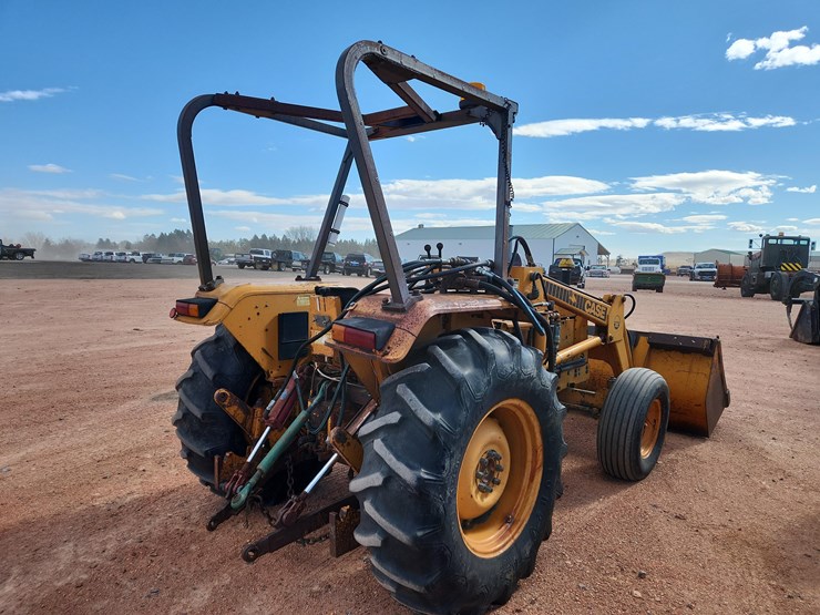 case-380-roadrunner-tractor-with-case-436-loader-image-4
