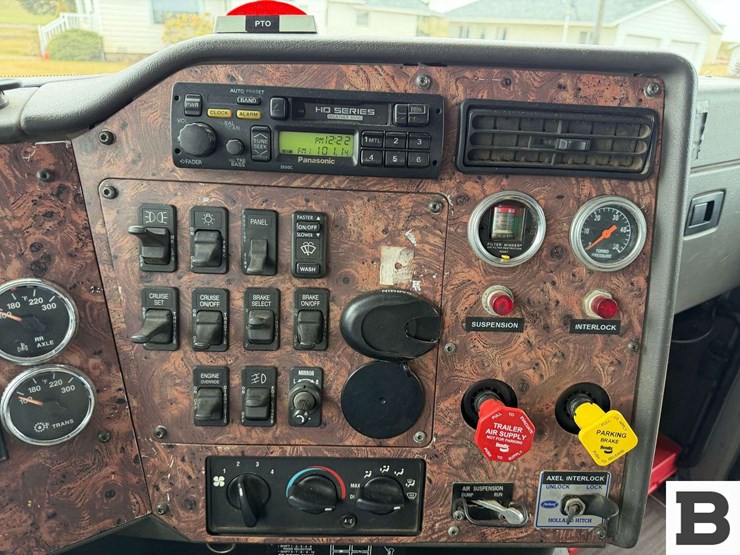 2001-international-9200-image-59