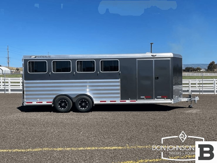 2024-featherlite-9400-74pt-4-h-horse-trailer-image-3