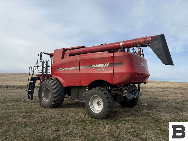 2008-case-ih-7010-image-4