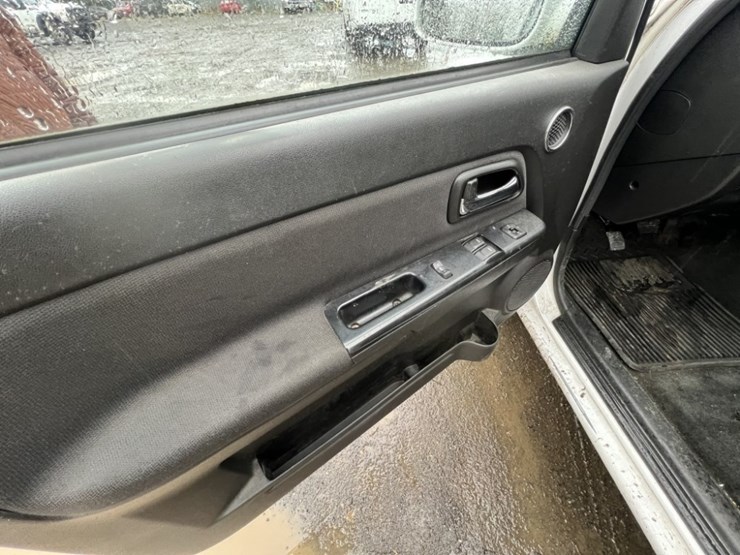 2012-chevrolet-colorado-image-25