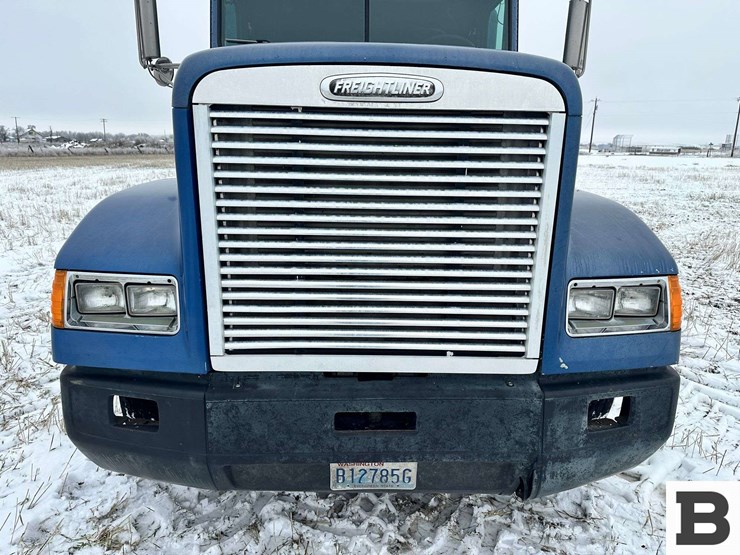 1999-freightliner-fld120-image-9