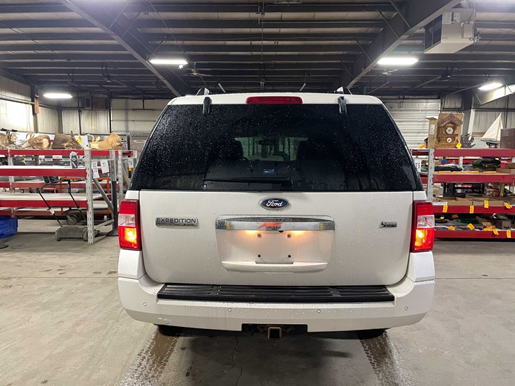 2014-ford-expedition-limited-image-8