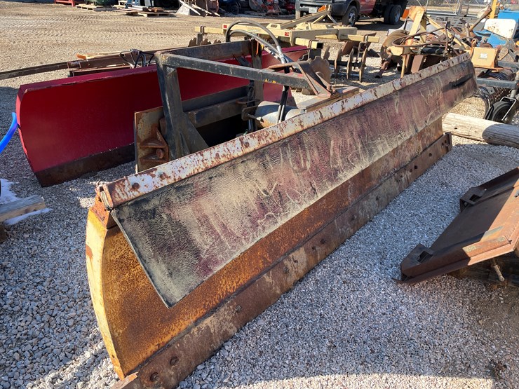 #6076-•-universal-mount-skidsteer-snow-pusher-image-2