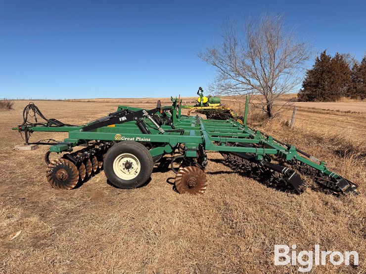 great-plains-2400tt-image-6