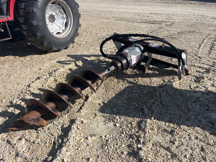 #5082-•-danuser-post-hole-digger-image-1