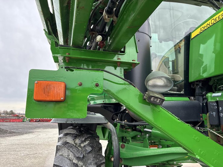2015-john-deere-r4038-image-18
