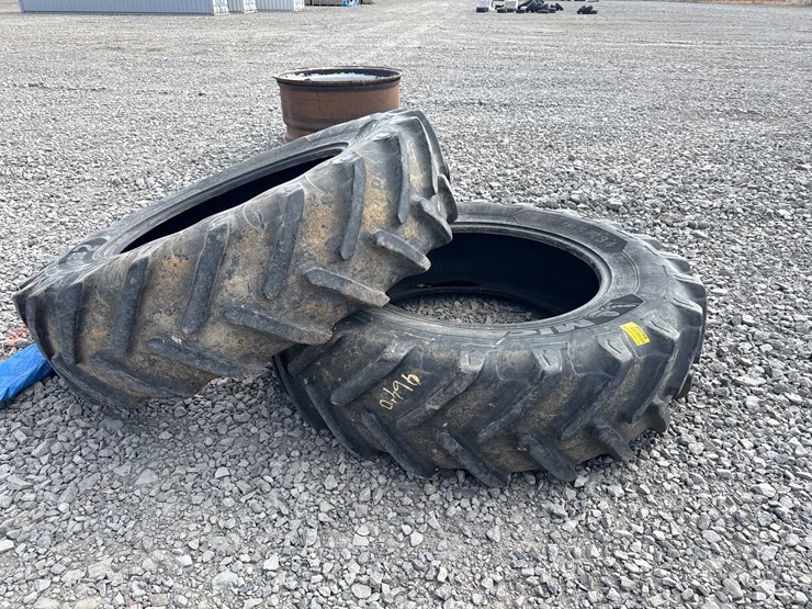 #39794-•-lot-of-(2)-420/85r34-tractor-tires-image-5