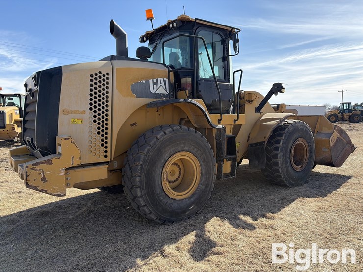 2014-caterpillar-950m-image-5