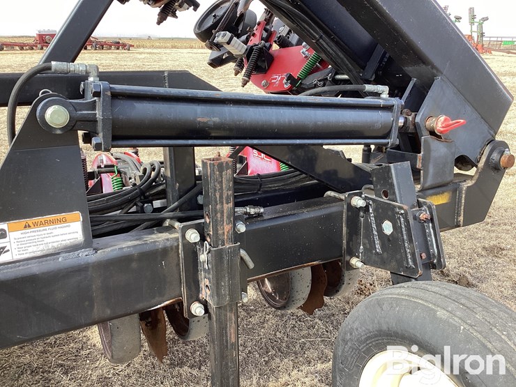 strip-cat-16r30-strip-till-machine-image-13