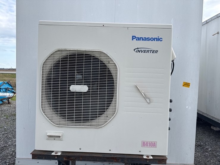 #38234-•-2012-comforts-of-home-22'-t/a-(3)-stall-mobile-shower-&-bathroom-4c9tn2225cm081303-inv#-38234-image-17