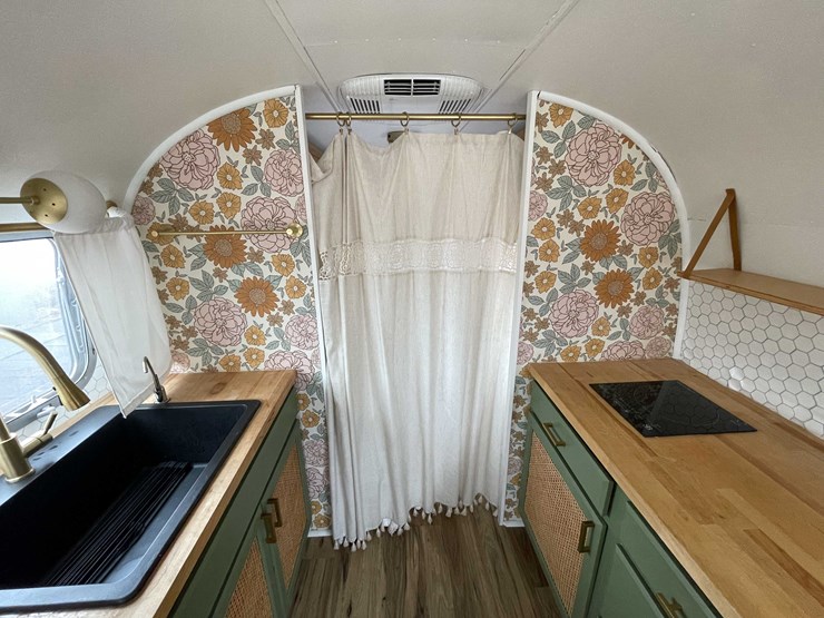 #1435-•-1978-airstream-land-yacht-31'---fully-remodeled,-road-ready-(has-wi-title)-(of)-image-59