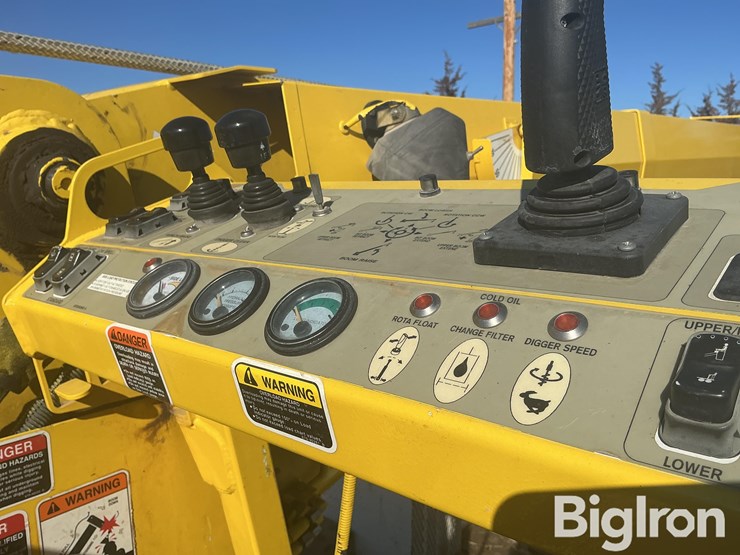 2009-freightliner-m2-106-image-20