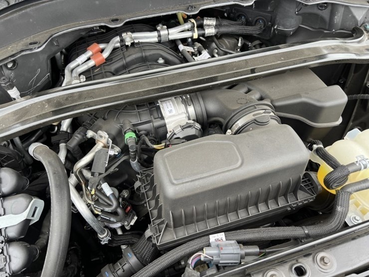 2023-ford-explorer-image-11