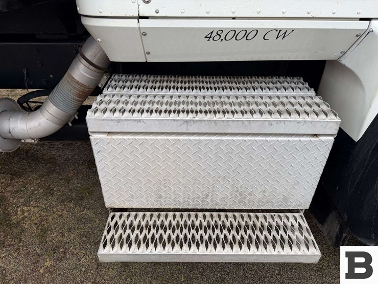 2001-international-9200-image-46