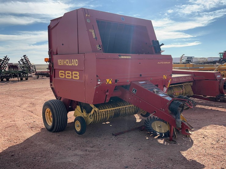 new-holland-688-image-5