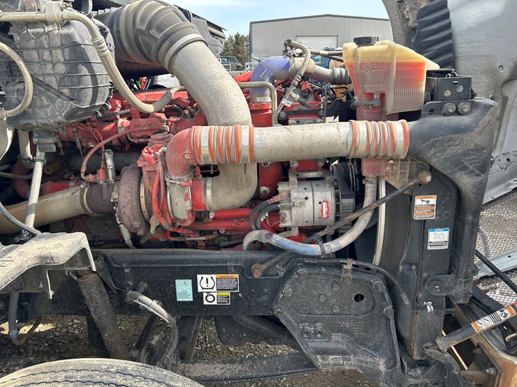 2017-kenworth-t680-image-53