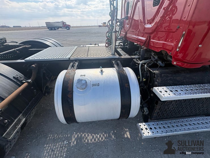 2015-freightliner-cascadia-113-image-20