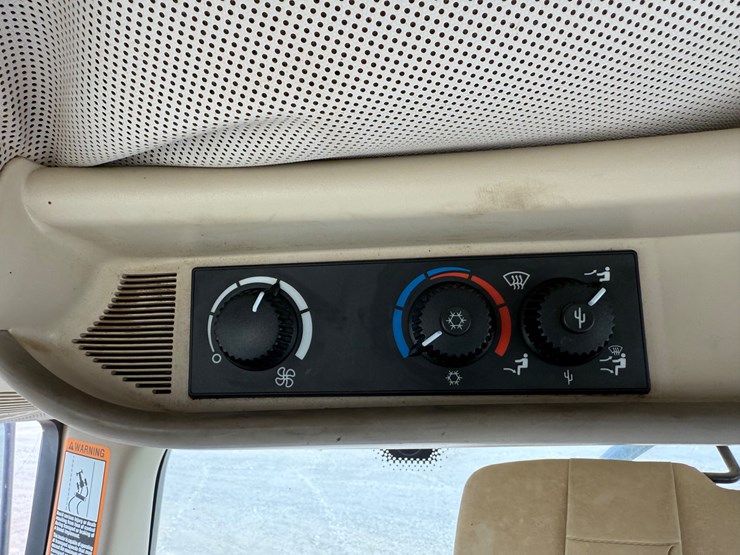 john-deere-7430-image-36