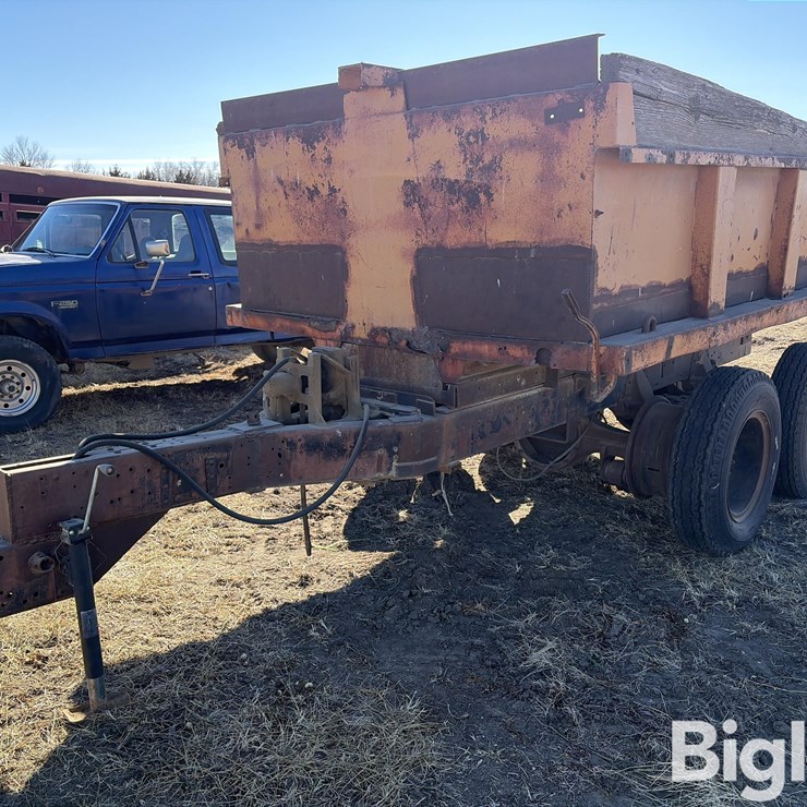 HOMEMADE DUMP TRAILER