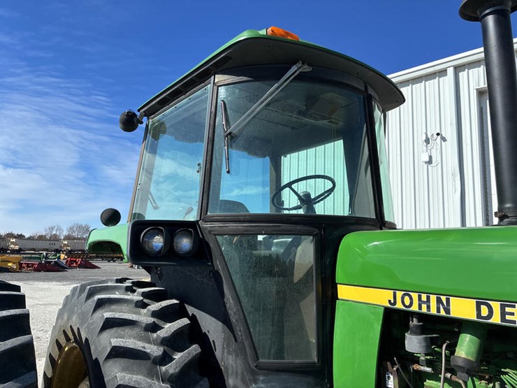 1984-john-deere-4650-image-17