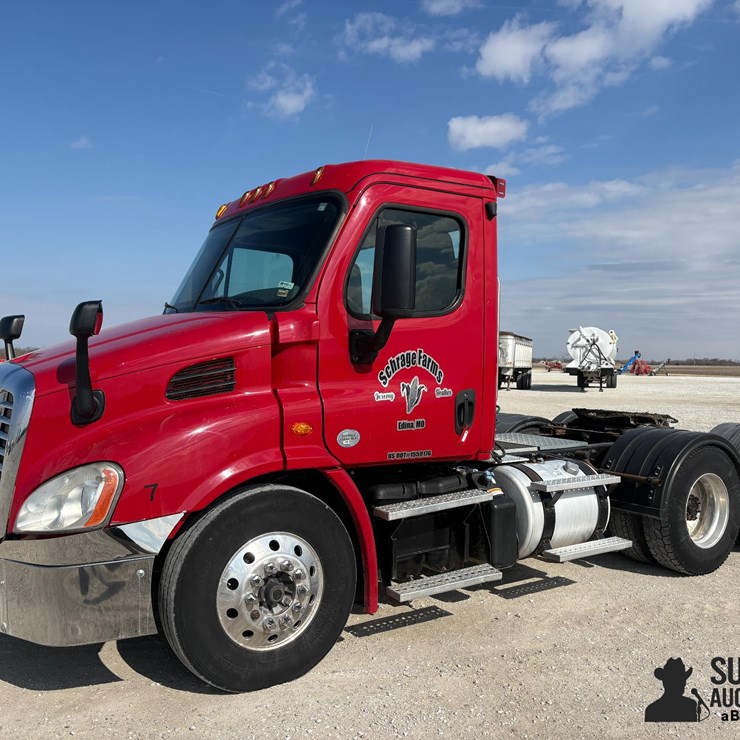 2015 FREIGHTLINER CASCADIA 113