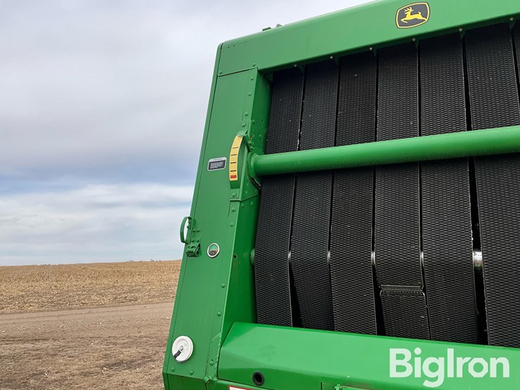 2010-john-deere-568-image-10