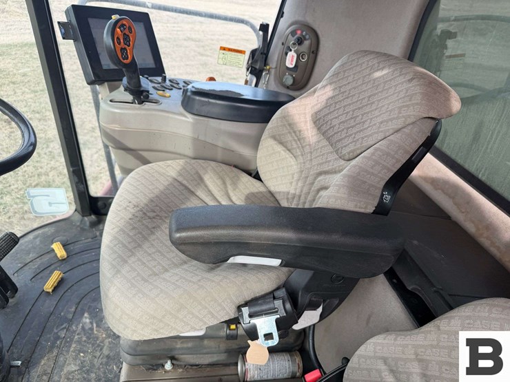 2008-case-ih-7010-image-91