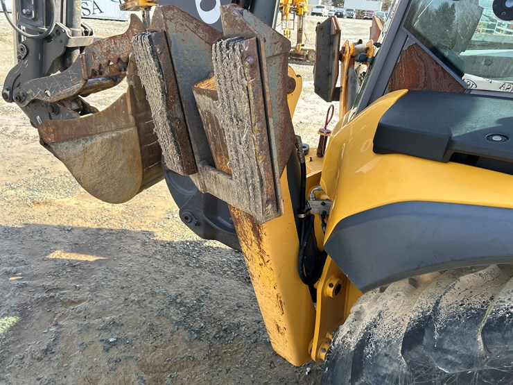 2012-volvo-bl70b-image-40