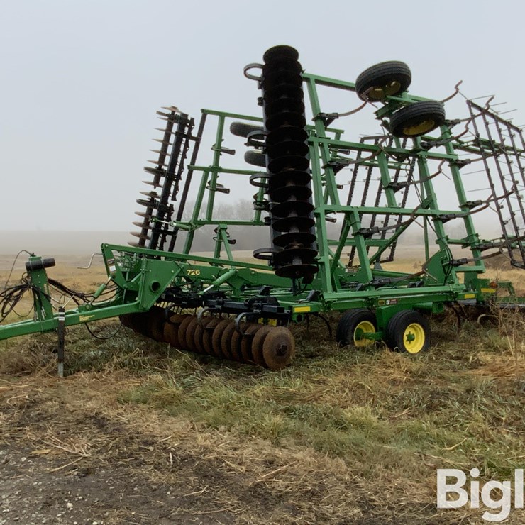 JOHN DEERE 726
