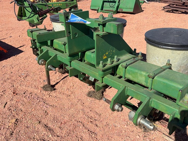 john-deere-corn-planter-image-7