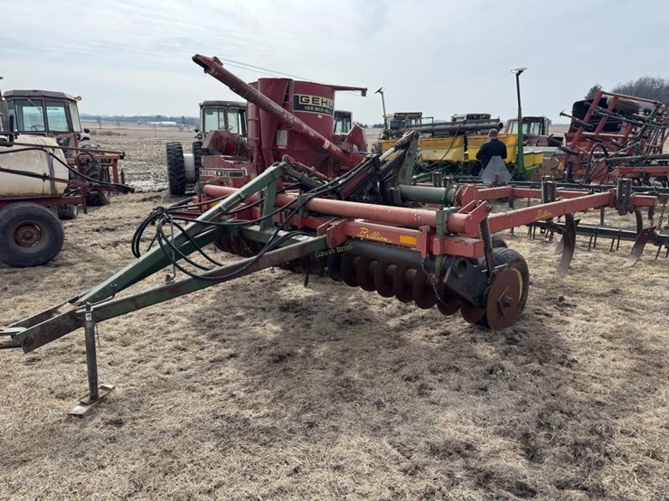 brillion-9-shank-chisel-plow-image-9