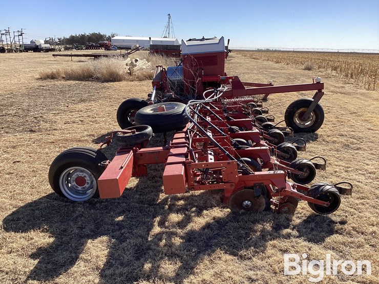 case-ih-16r30-planter-image-8