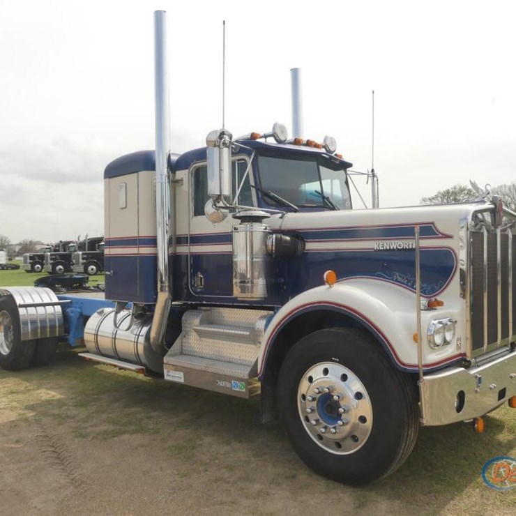 1973 KENWORTH W925A TRUCK TRACTOR, S/N 133656: 1693 TA CAT, 425HP, 18-SP., 4:11 REARS, AIR RIDE, WET KIT