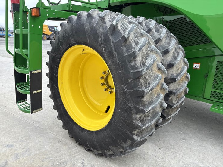 2014-john-deere-s660-image-34