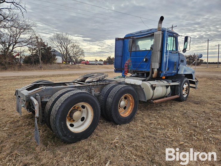 2000-mack-ch613-image-5